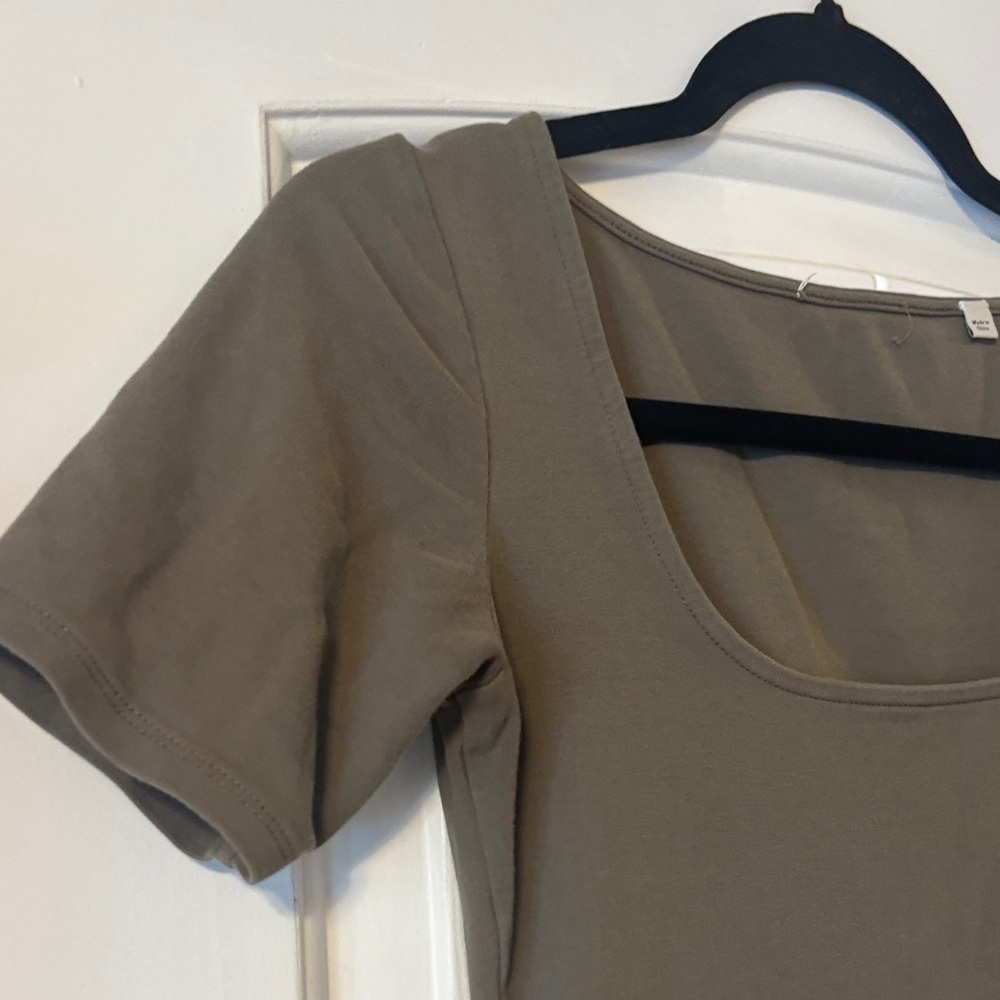 Vince Olive Midi Dress - has hole and missing belt - Picture 4 of 10